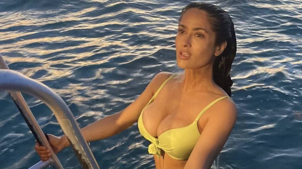 Salma Hayek sube fotos desnuda en un sauna y hace estallar las redes