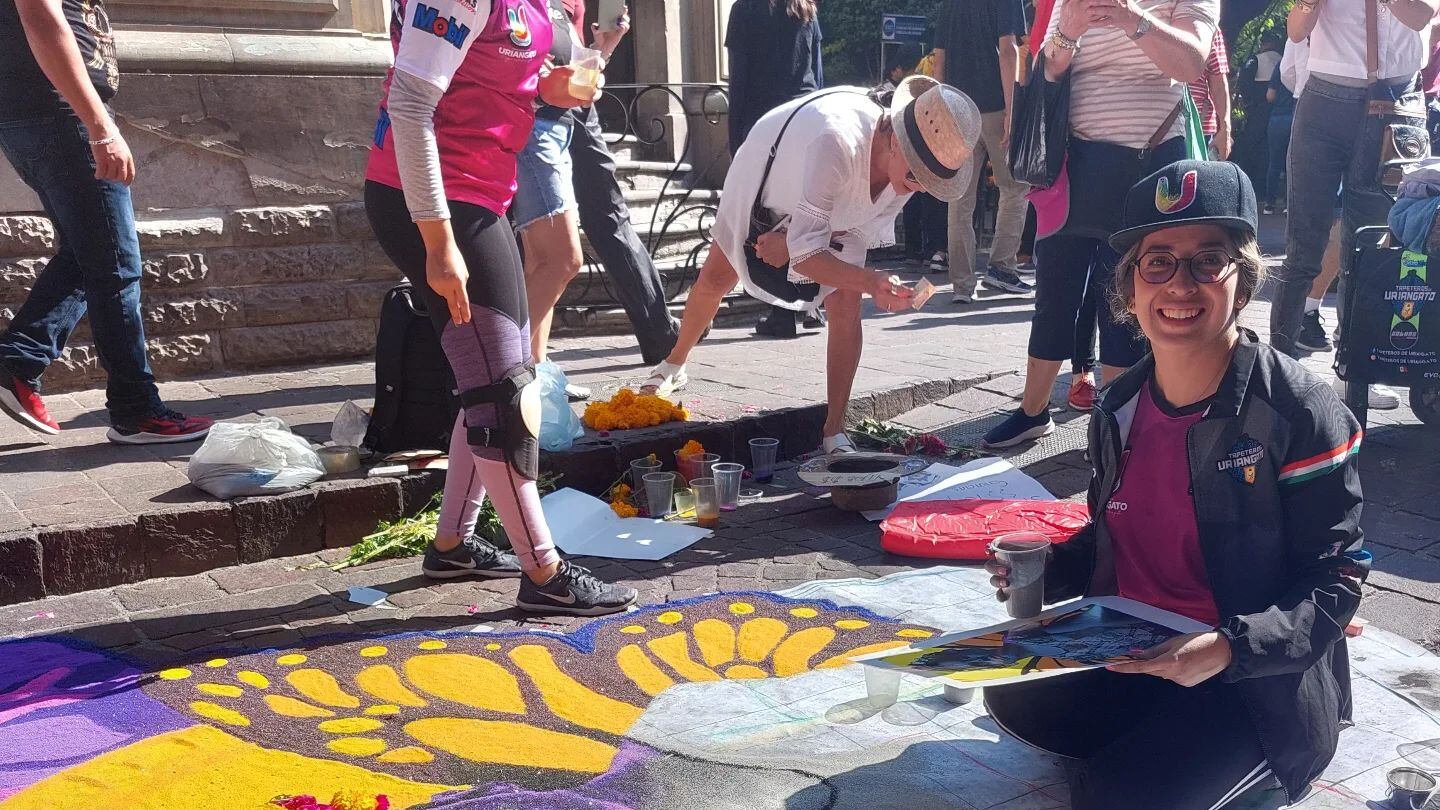 Celebran la muerte en Guanajuato con exposición de tapetes.