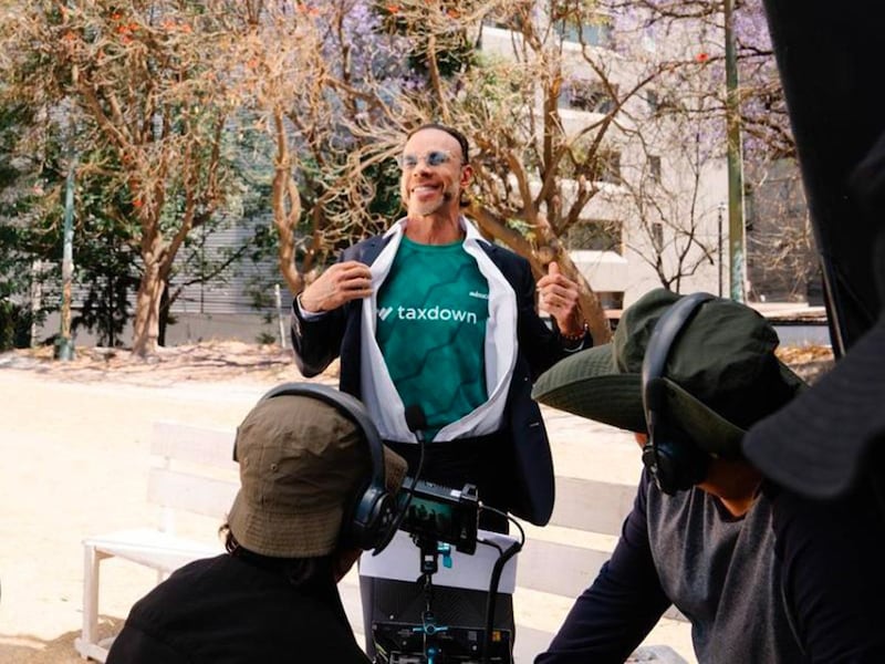 Behind the scenes Zague Taxdown