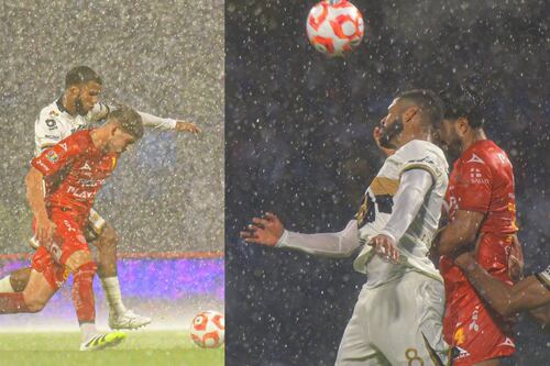 Video: Diluvio en CU provoca que Pumas y Necaxa se enfrentan bajo tormenta