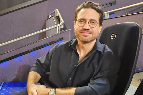 Edgar Ramírez llegó de manera sorpresiva a Guadalajara para presentar Aún es de noche en Caracas