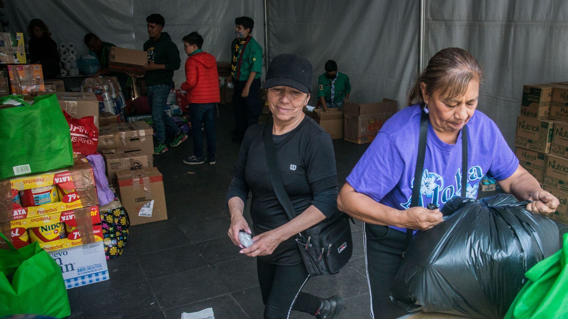 Contraloría investiga por qué productos para damnificados terminaron en tianguis