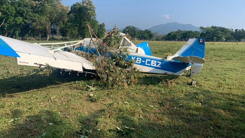 La avioneta sólo transportaba a una persona, el piloto, quien sufrió lesiones de consideración.