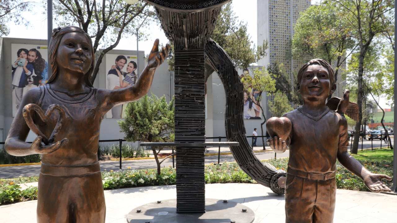 Escultura 'Molino para la Paz'.