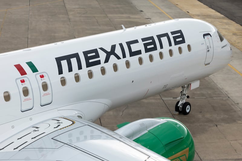 Mexicana de Aviación recibe primer avión de los 20 que compró en Brasil