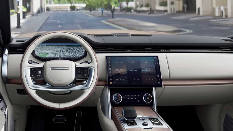 Pivi Pro, Land Rover