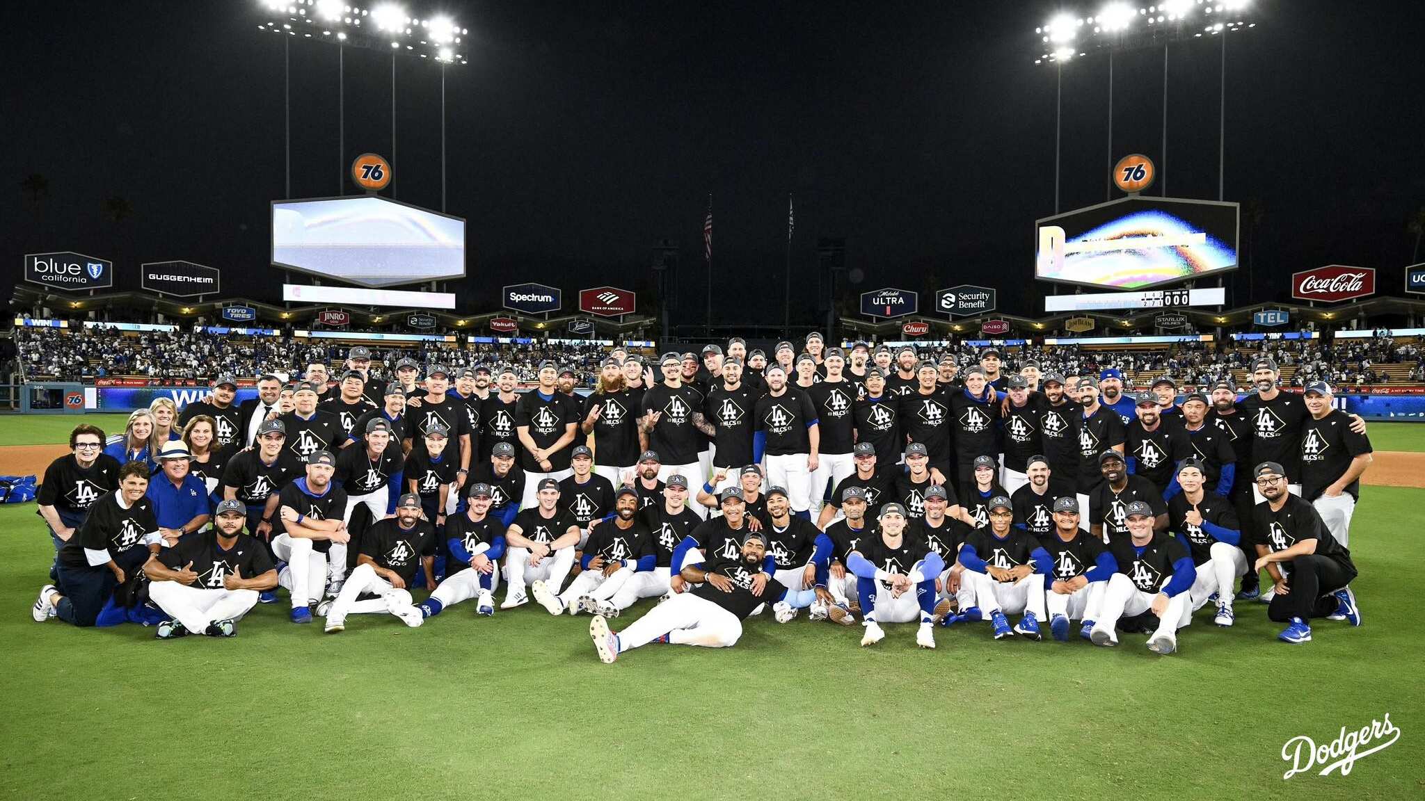 Juego 4 de la Serie Divisional de la Liga Nacional entre los Filis de Filadelfia y los Dodgers de Los Ángeles en el Dodger Stadium el jueves 9 de octubre de 2025 en Los Ángeles, California. (Jon SooHoo/Los Angeles Dodgers)