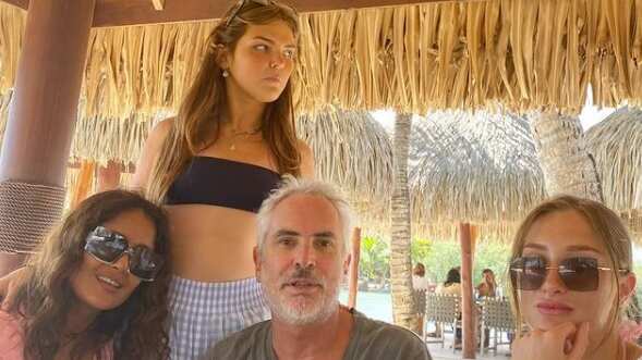 Salma Hayek y Alfonso Cuarón juntos en Bora Bora