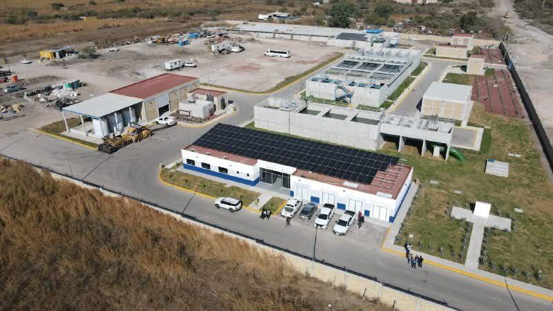El Gobernador de Jalisco entre las últimas obras de entrega de su administración, este martes por la mañana entregó la Planta Potabilizadora Número 5 en Los Agaves, en el municipio de Tlajomulco de Zúñiga, para el suministro de agua, región que no contaba con servicio adecuado.