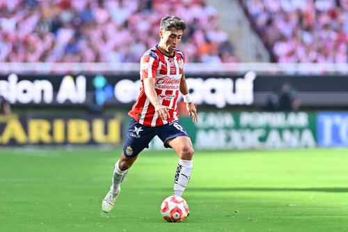 Omar Govea calienta el juego ante Atlas: “Si tenemos que pisarles la cabeza, lo haremos”