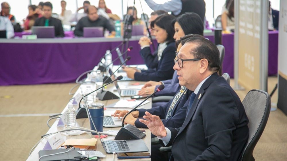 En total, los servicios de salud impactaron a 5.7 millones de personas, con acciones preventivas, atención médica y certificación de espacios libres de humo.