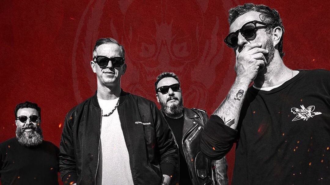 No es la única polémica de la banda. En 2020, en redes sociales los criticaron por la portada de su primer disco “¿Dónde jugarán las niñas?".