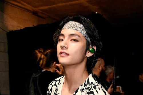 V de BTS estrenará primer álbum como solista titulado ‘Layover’