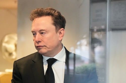 ¿La IA se puede salir de control? Musk lanza advertencia en juicio que sacude a OpenAI