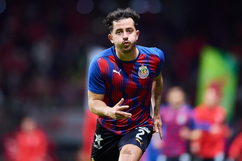 Alan Mozo perdió la titularidad con Chivas.