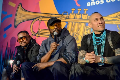 ¡Sorpresa musical! Black Eyed Peas quiere hacer una colaboración con Peso Pluma