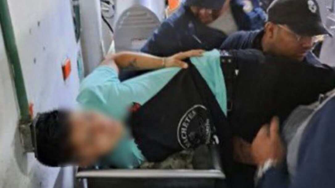 Máquina de tortillas atrapa brazo de joven; paramédicos fueron a su rescate