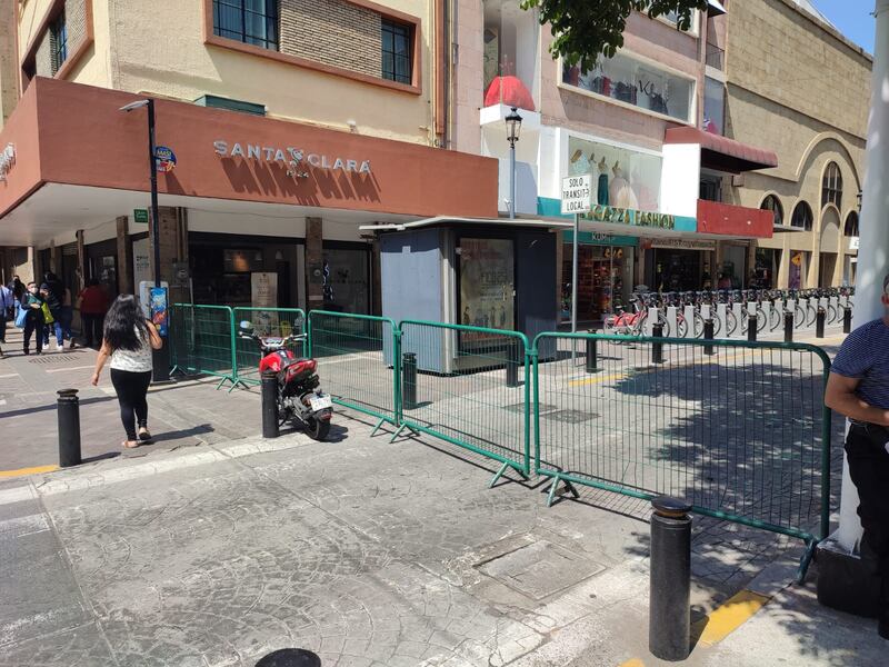 Esta tarde autoridades municipales realizan recorridos de supervisión para garantizar un paso seguro de la virgen la mañana de este martes.
