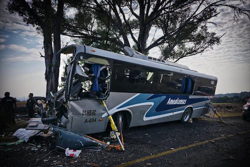 Luto en Amealco: 9 muertos tras choque de autobús