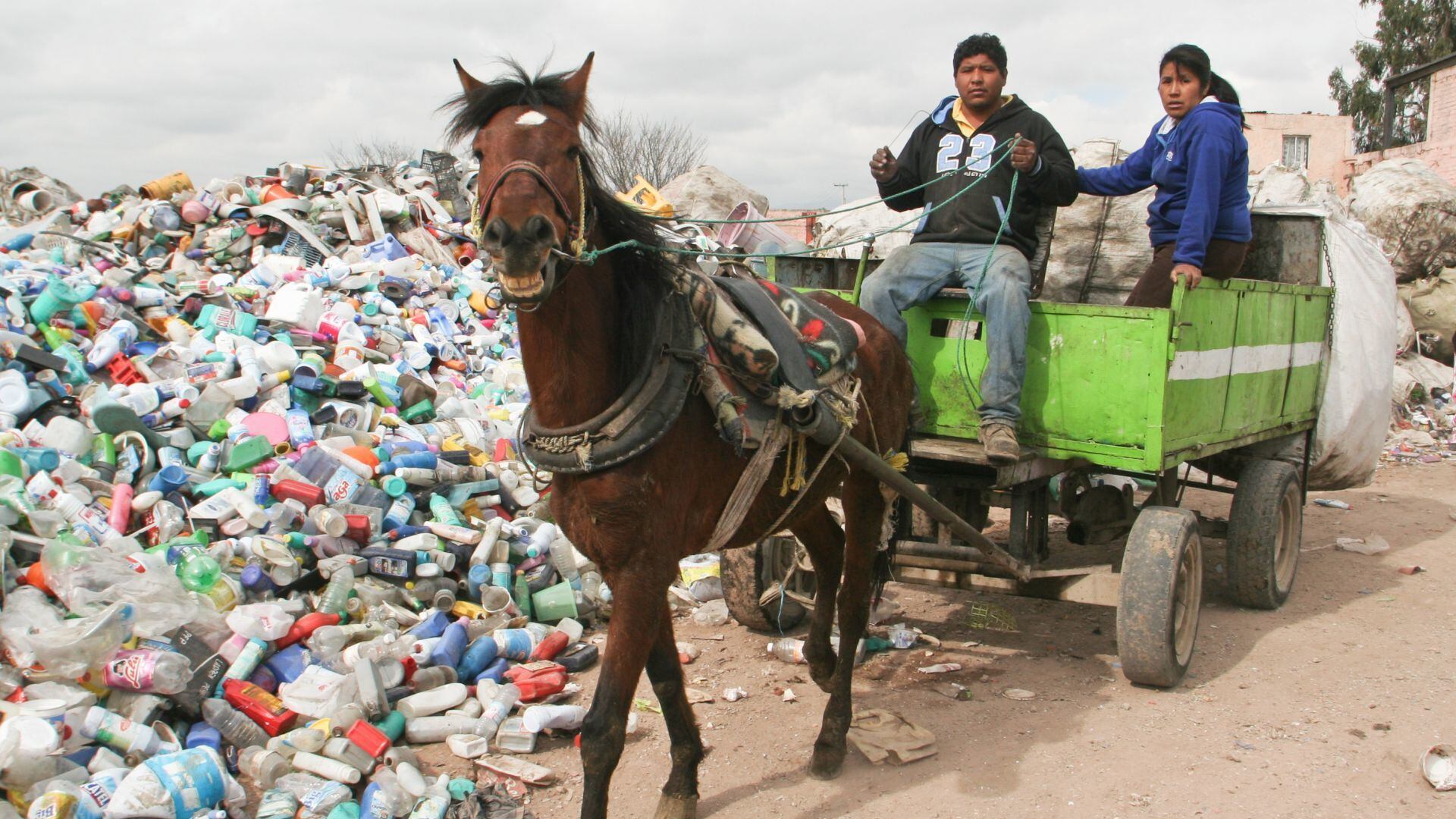 Contaminación mal gestionada por plástico en México alcanza casi 8 toneladas