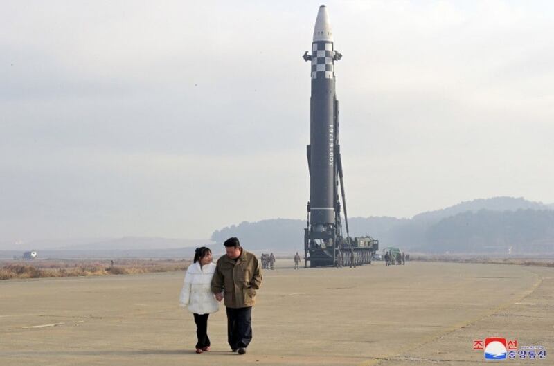 Kim prueba de ICBM muestra capacidad de contener amenazas