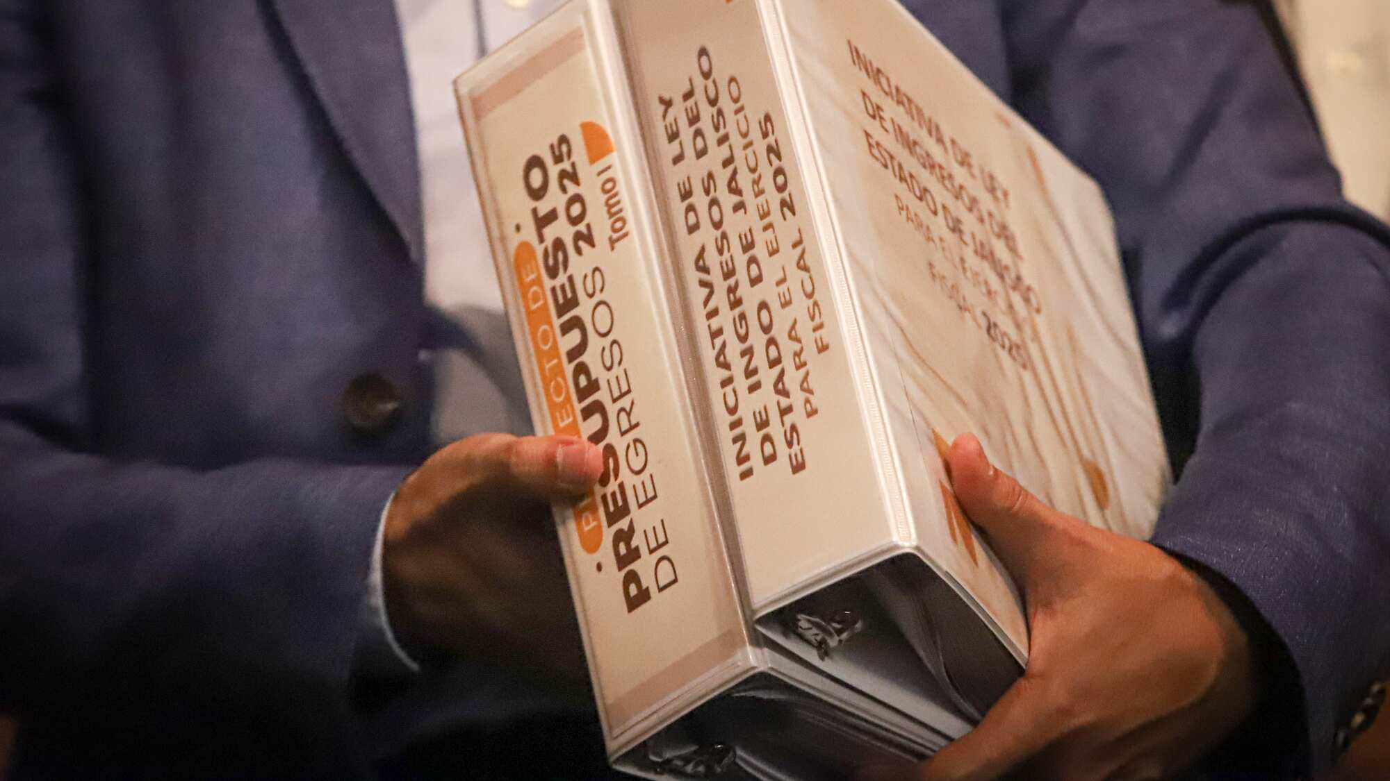 Al Congreso del Estado de Jalisco llegó el proyecto de Presupuesto de Egresos para 2025, entregado por parte del nuevo gabinete del gobernador electo, Pablo Lemus Navarro.