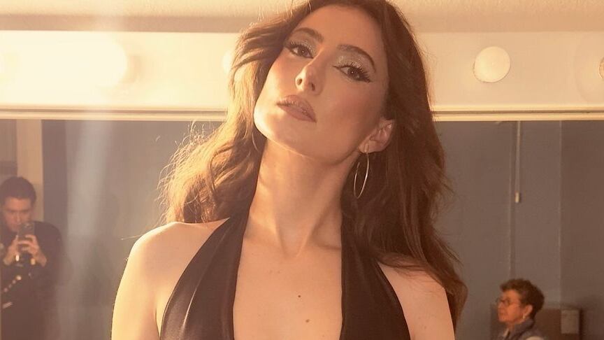 Kaia Lana seña con hacer teatro musical