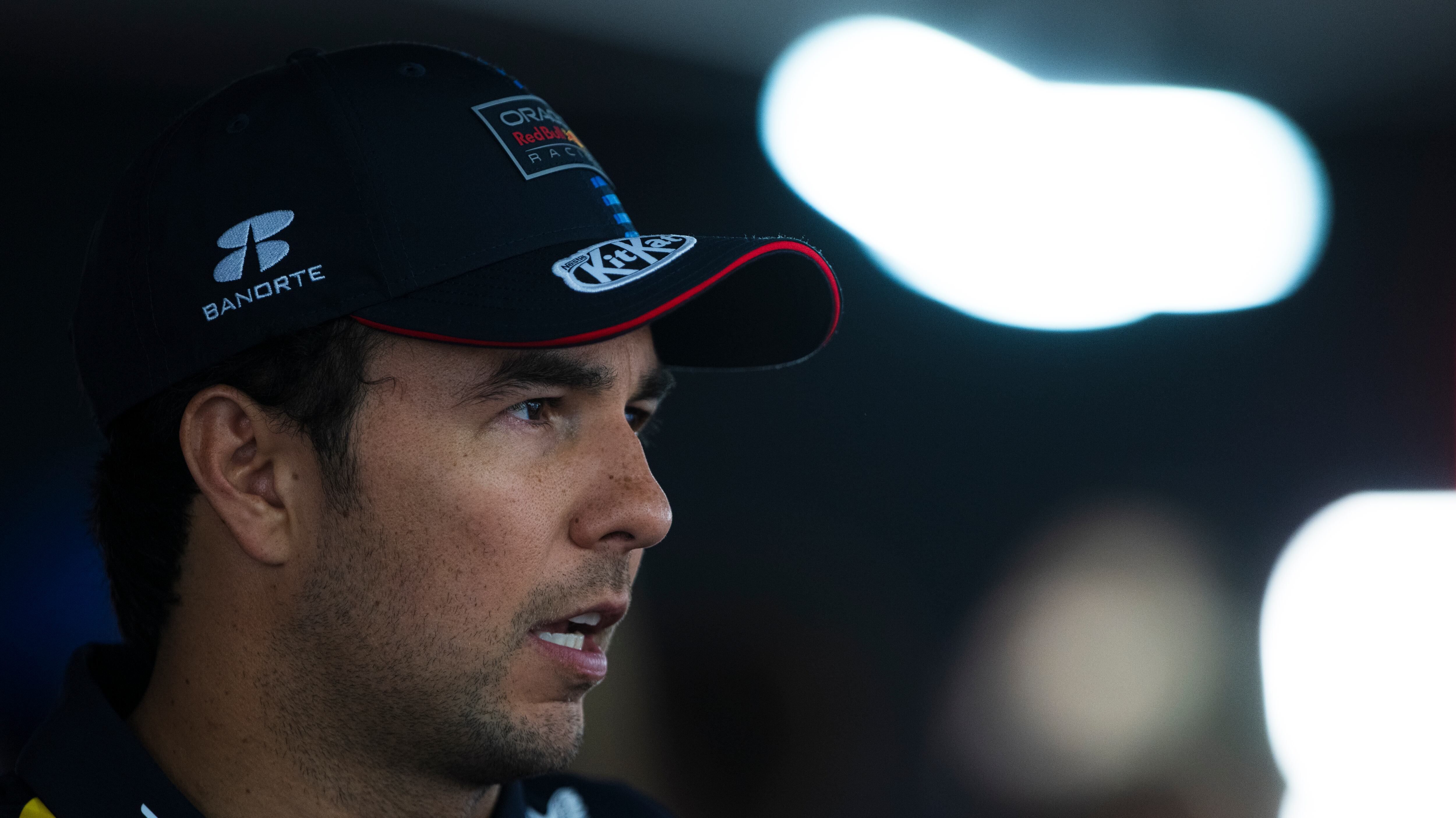 ‘Checo’ Pérez revela la razón por la que no abandona la Fórmula 1 pese a los problemas en Red Bull.