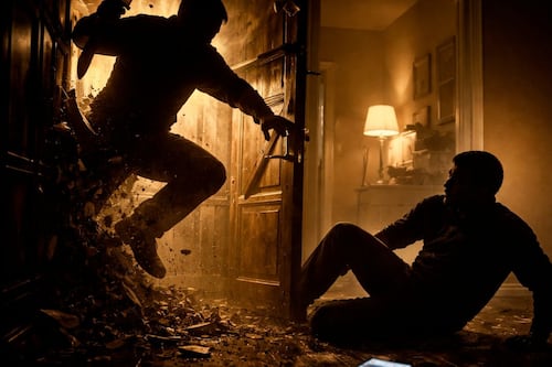 Escena de terror: Famoso influencer derribó una puerta para atacar a su ex y terminó asesinado