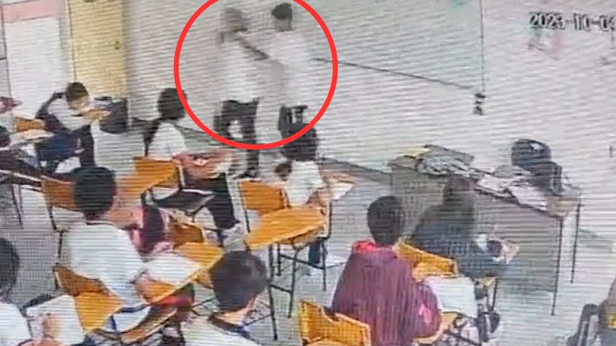 Alumno de secundaria apulaña a maestra en Coahuila