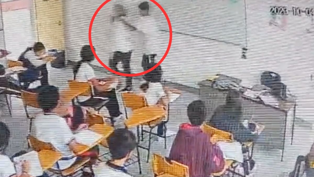 Alumno de secundaria apulaña a maestra en Coahuila