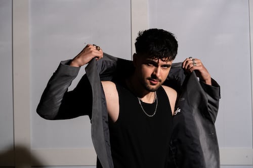 Kakalo consolida con “De Parte Mía” su ascenso tras Viña del Mar y su nominación al Latin Grammy