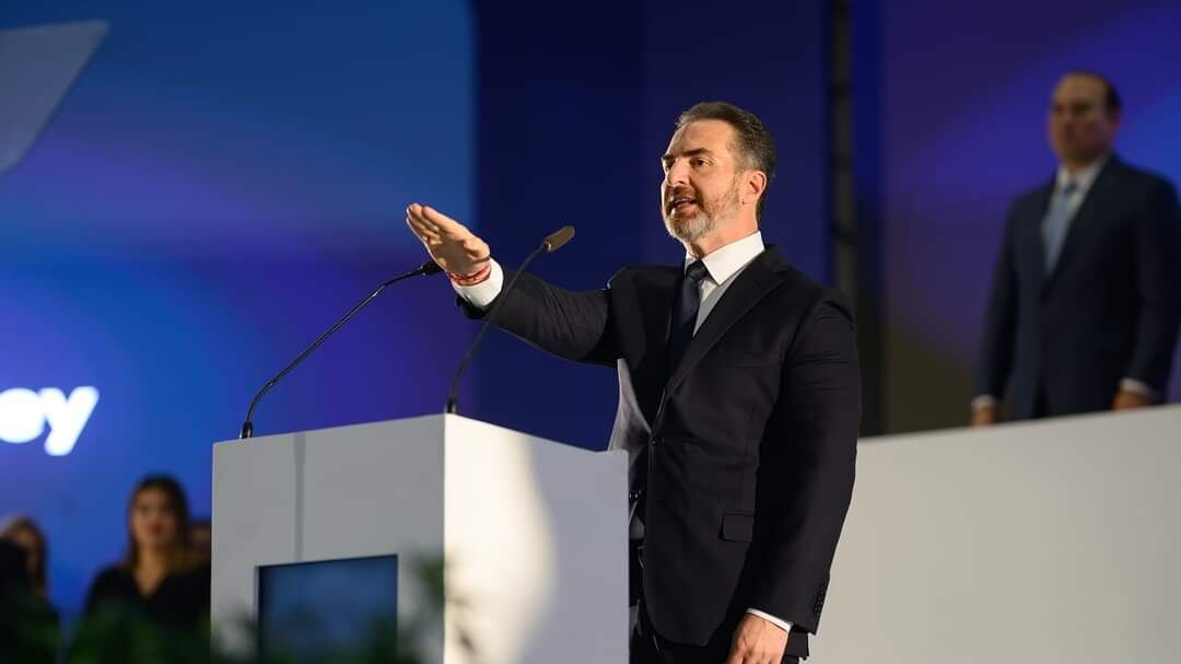 De la Garza cumplirá su tercera gestión como alcalde de Monterrey.