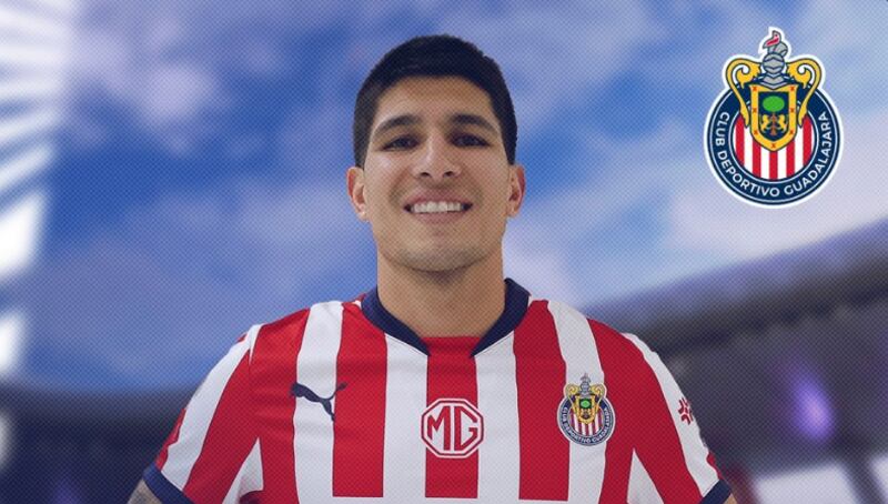 Miguel Tapias es el primer refuerzo de Chivas para el Clausura 2025.