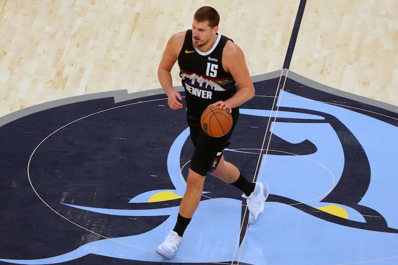 Fotografía de archivo de Nikola Jokic, de los Denver Nuggets. EFE/Karen Pulfer Focht