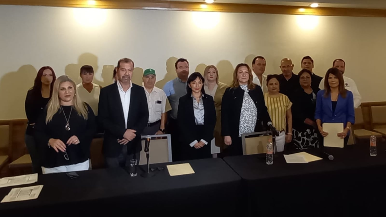Los colectivos manifiestan su rechazo total a los nuevos libros.