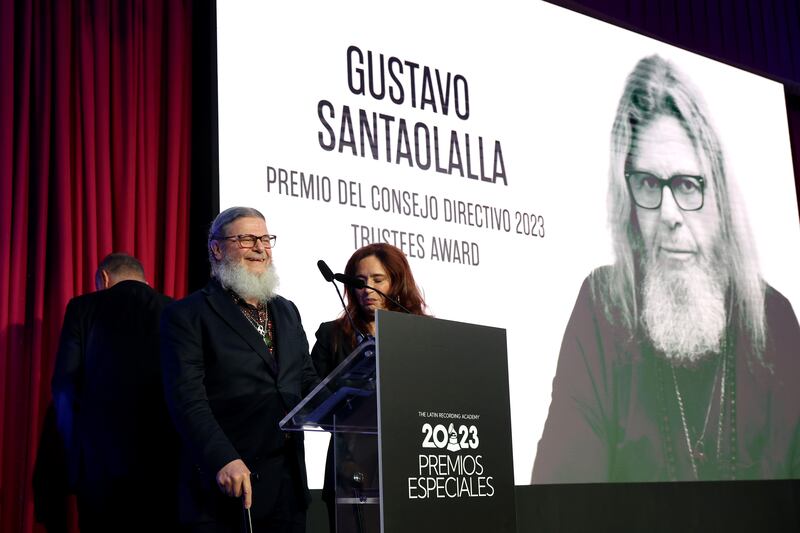 La Semana de la 24ª Entrega Anual del Latin Grammy comenzó con con la entrega de Premios Especiales que incluyó a los siguientes homenajeados: Carmen Linares, Mijares, Arturo Sandoval, Simone, Soda Stereo, Ana Torroja, Alex Acuña, Gustavo Santaolalla y Wisón Torres.