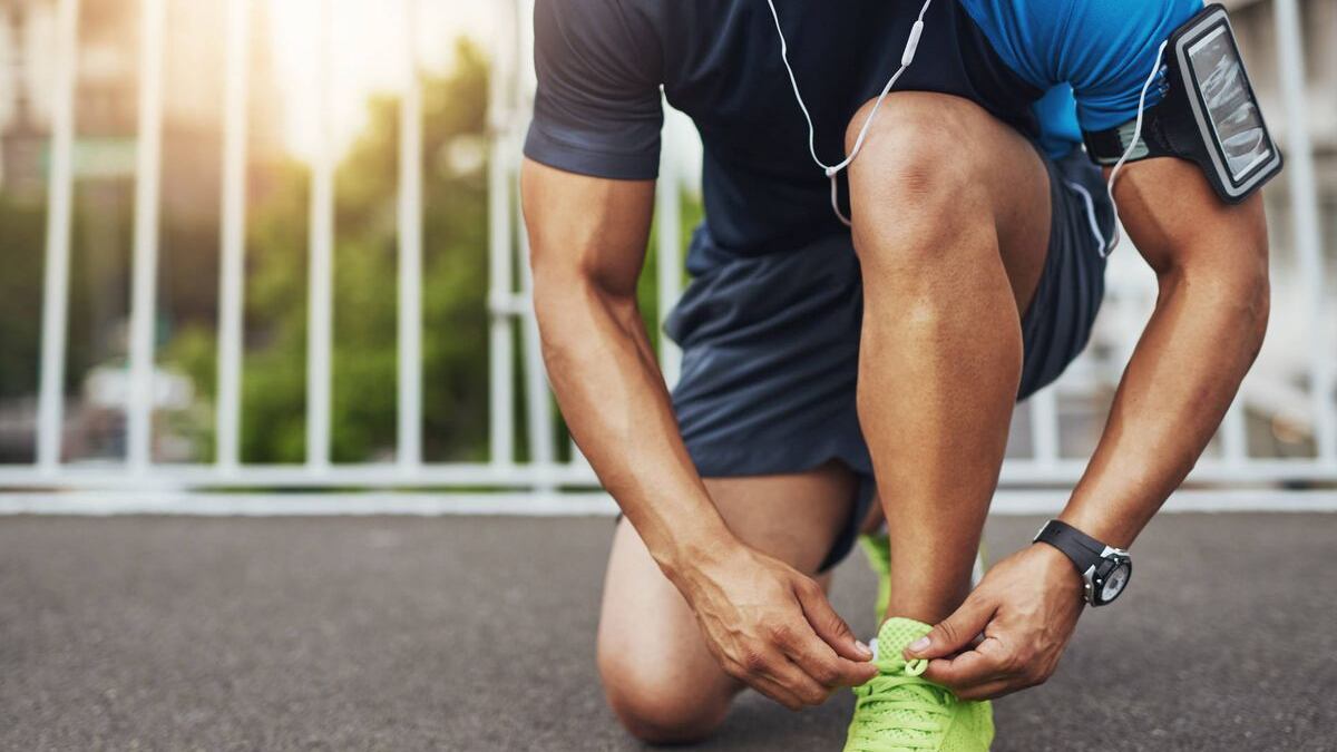 Dormir lo suficiente, beber al menos dos litros de agua y reducir o eliminar el consumo de alcohol y tabaco son algunas de las recomendaciones.