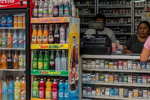 ¡Adiós coquita y cigarrito! Bebidas azucaradas y tabaco aumentan costos; así quedarán los precios en 2026