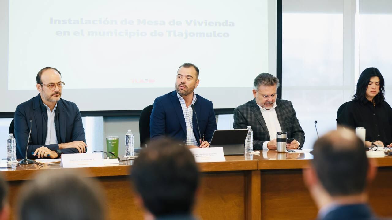 Este plan de recuperación de viviendas en situación de abandono será trabajando en coordinación entre las autoridades de Tlajomulco y entregado a la Presidenta de México, Claudia Sheinbaum. CORTESÍA/ GOBIERNO DE TLAJOMULCO