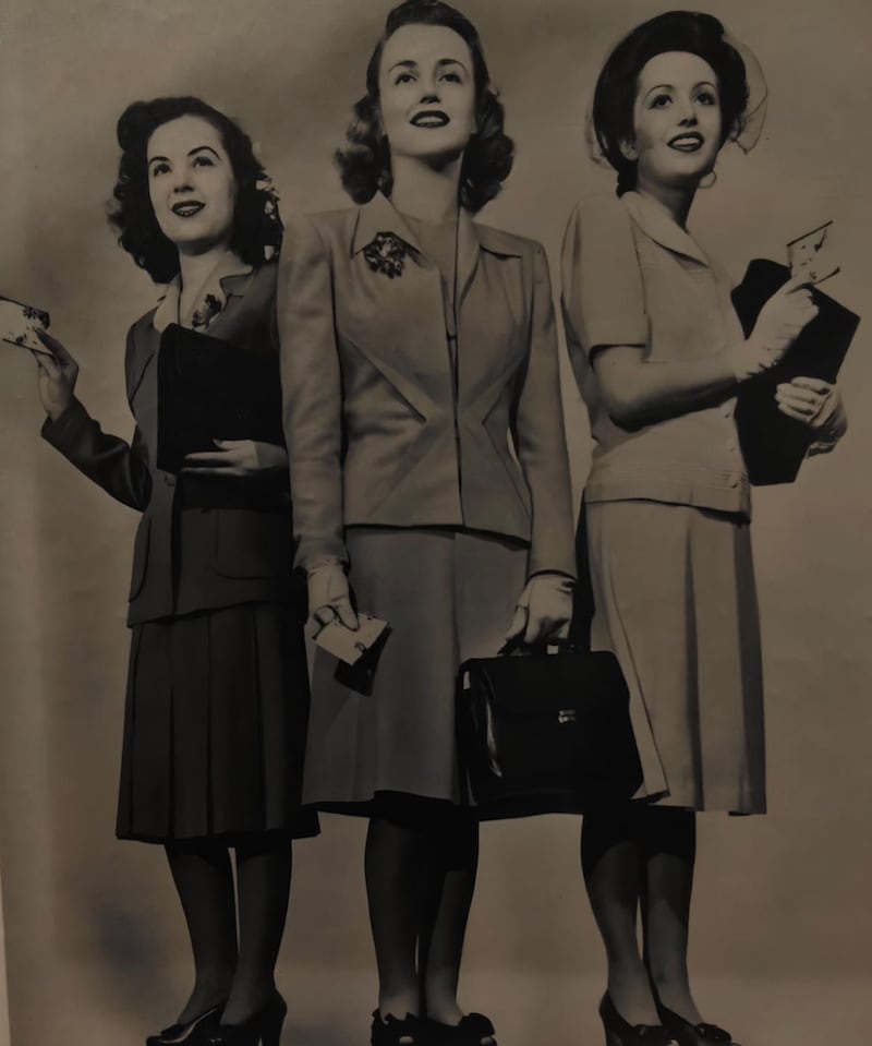 La nueva muestra del Museo del Perfume (MUPE) rinde homenaje a más de un siglo de historia de Avon, revelando cómo sus fragancias han marcado generaciones, empoderado a mujeres y dejado huella en la memoria colectiva