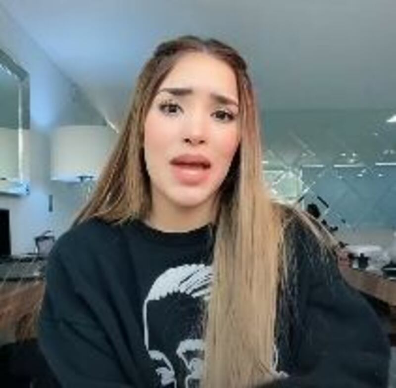 Kimberly Loaiza en TikTok muestra su lujosa sala