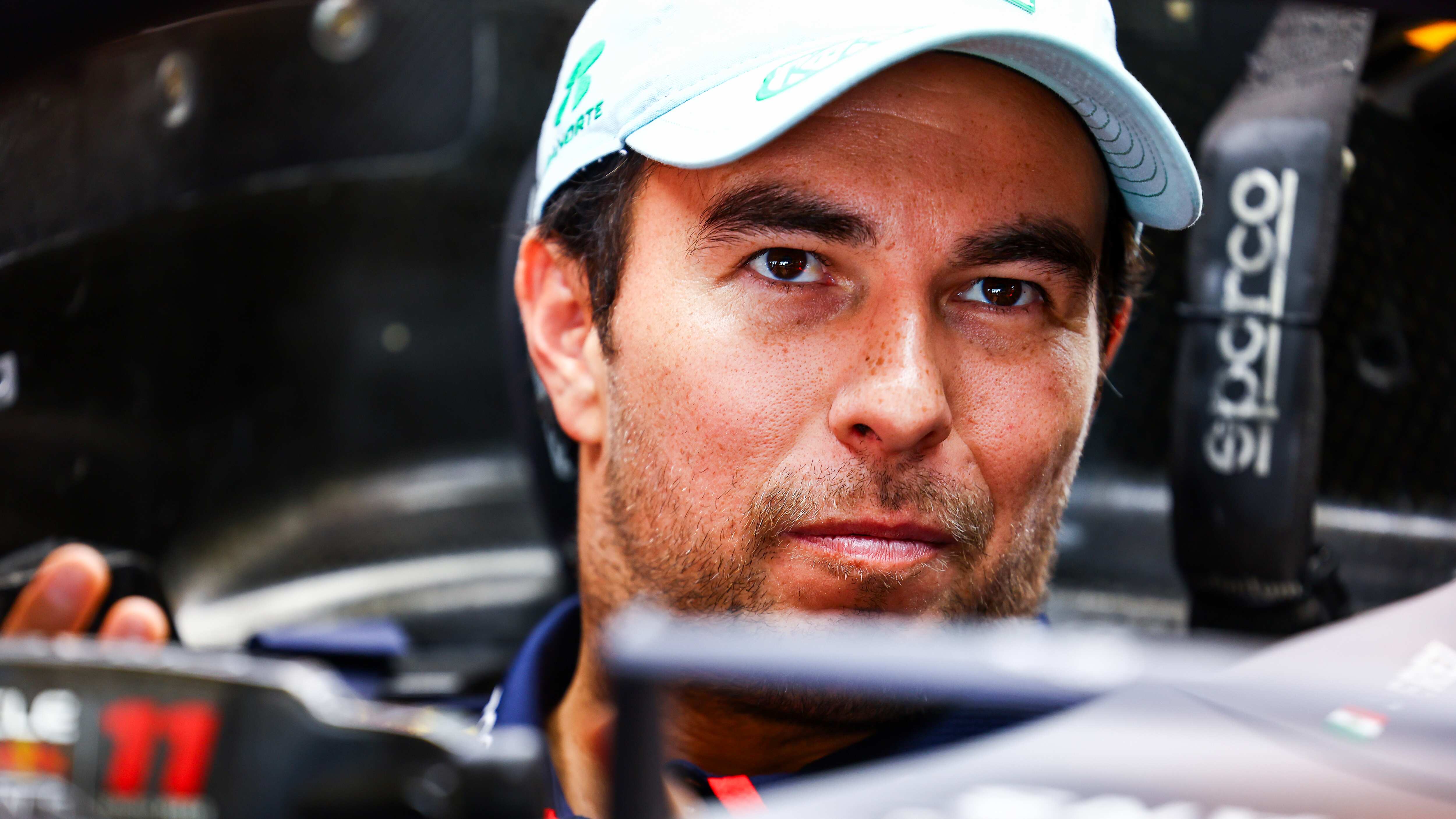 Checo Pérez presume disfraz en Hallowen familiar