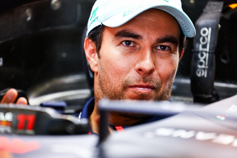Checo Pérez presume disfraz en Hallowen familiar