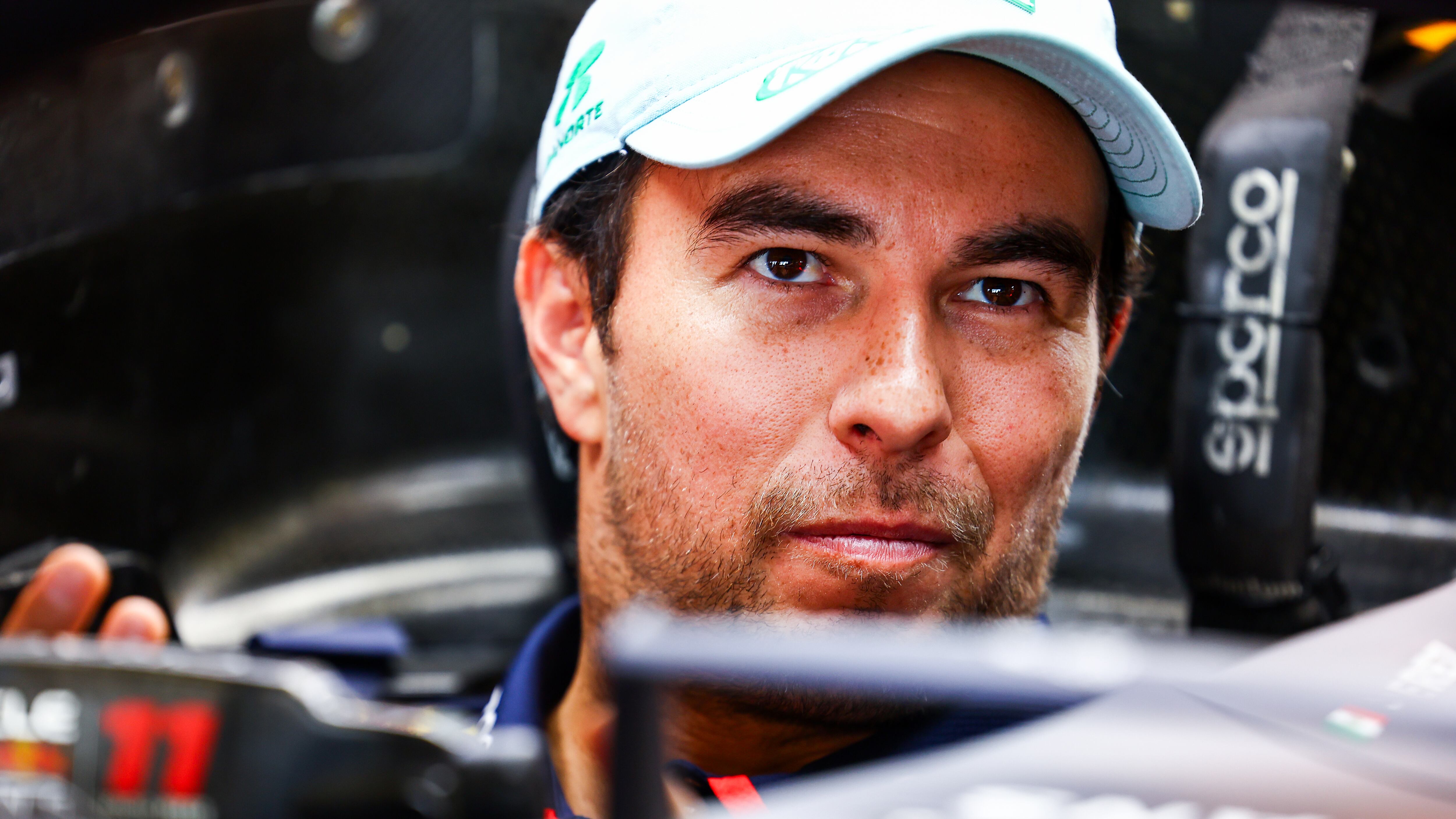 Checo Pérez presume disfraz en Hallowen familiar