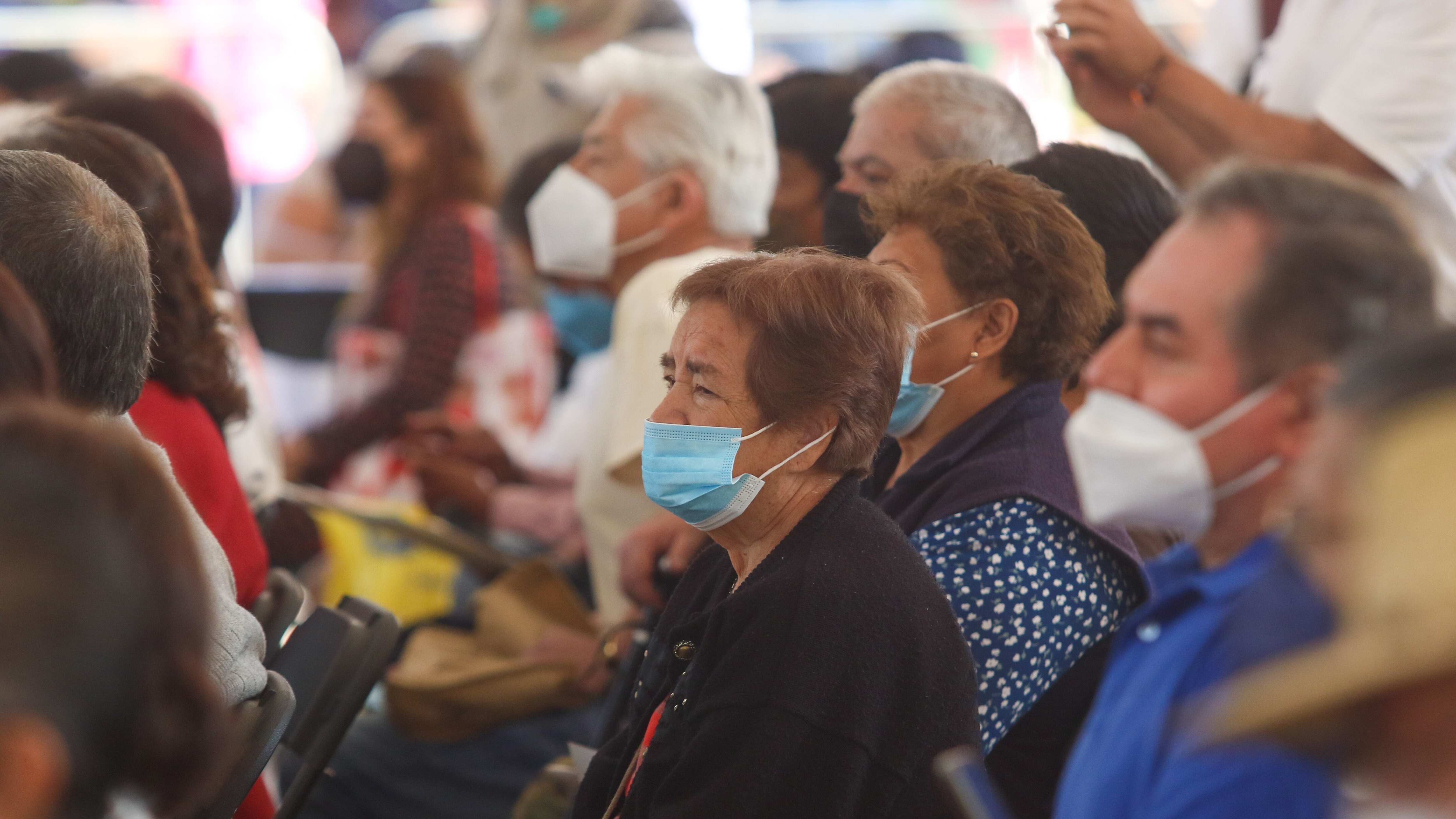 Autoridades firman convenio de ayuda para prevenir la violencia contra adultos mayores