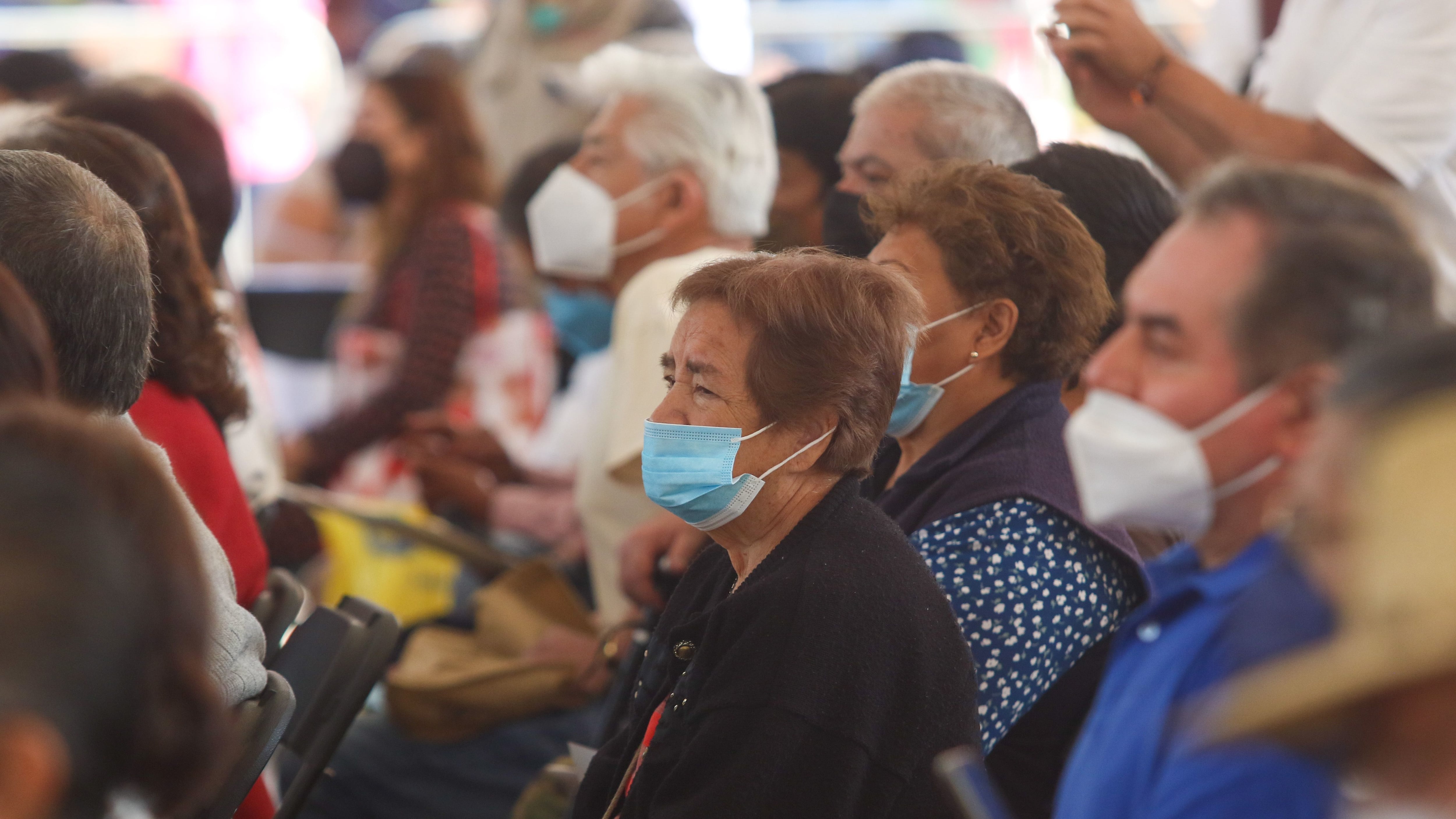 Autoridades firman convenio de ayuda para prevenir la violencia contra adultos mayores