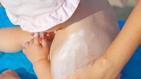 ¿Cómo proteger a los bebés de los rayos UV?