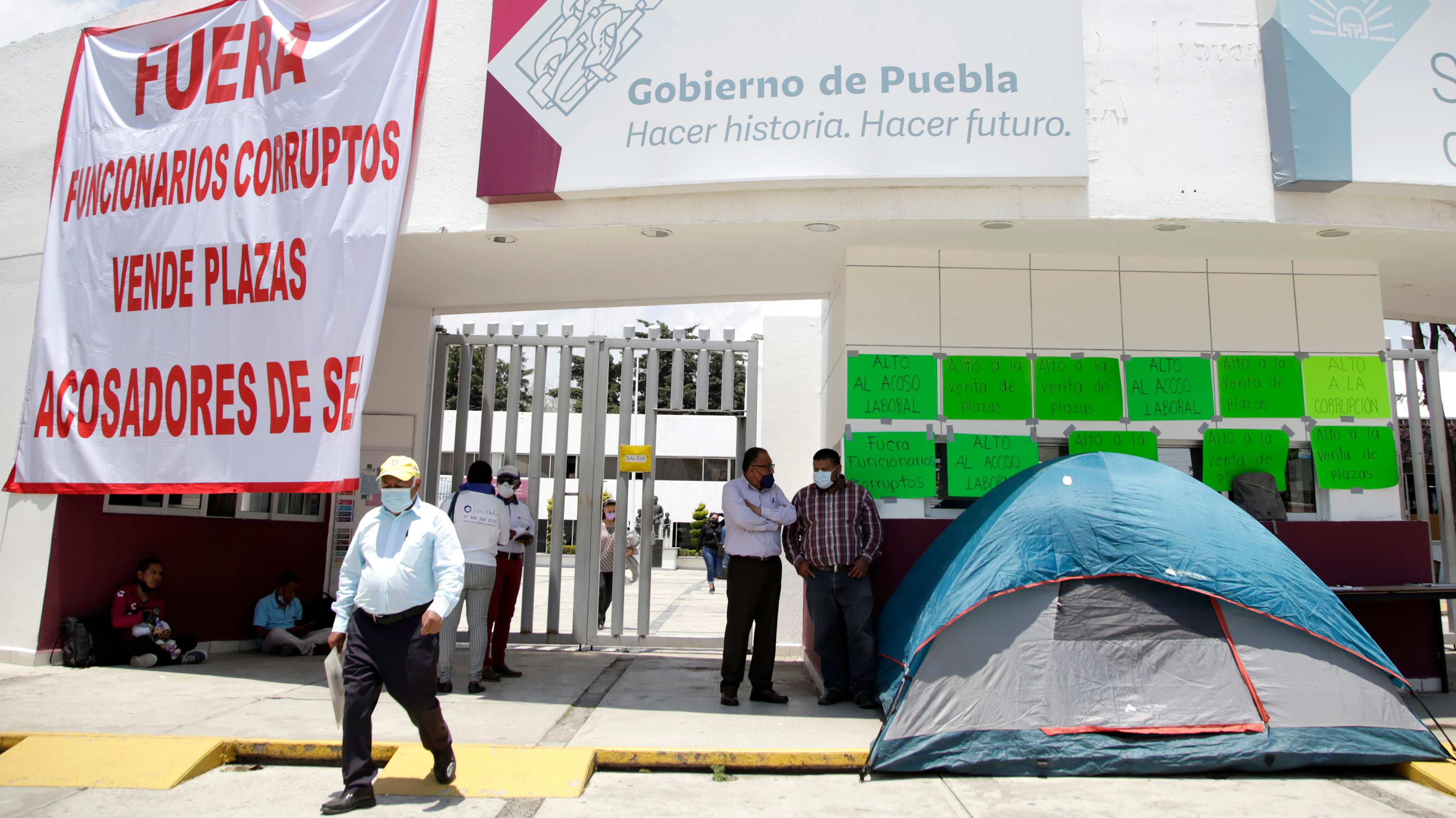 Maestros acusan intimidación ante denuncias de corrupción en la SEP