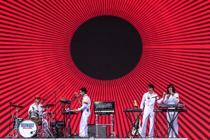 La espera terminó, este sábado 7 de octubre se lleva a cabo la nueva edición del Festival Pulso GNP en el Autódromo de Querétaro, mismo que será testigo de la presentación de Morat, Sebastián Yatra, Lasso, Gera Mx, Allison, Austin TV, entre otros artistas.